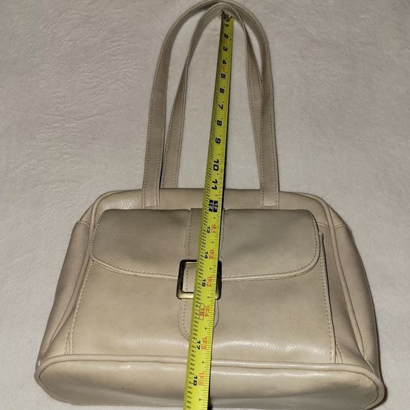 Beige purse - Picture 3 of 9